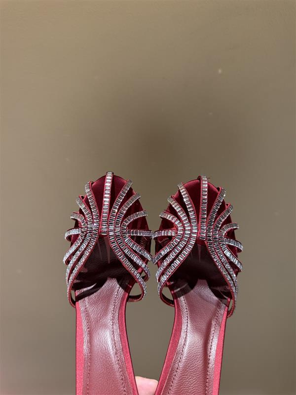 20251128101324796 300